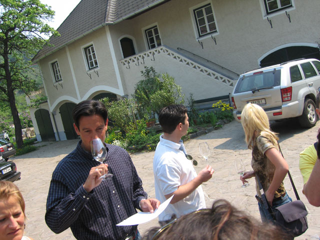 WWF06_026
